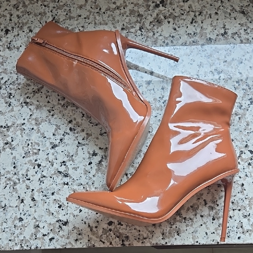 Steve Madden Valley Cognac Caramel Faux Patent Leather Zip Ankle Boots Size 10